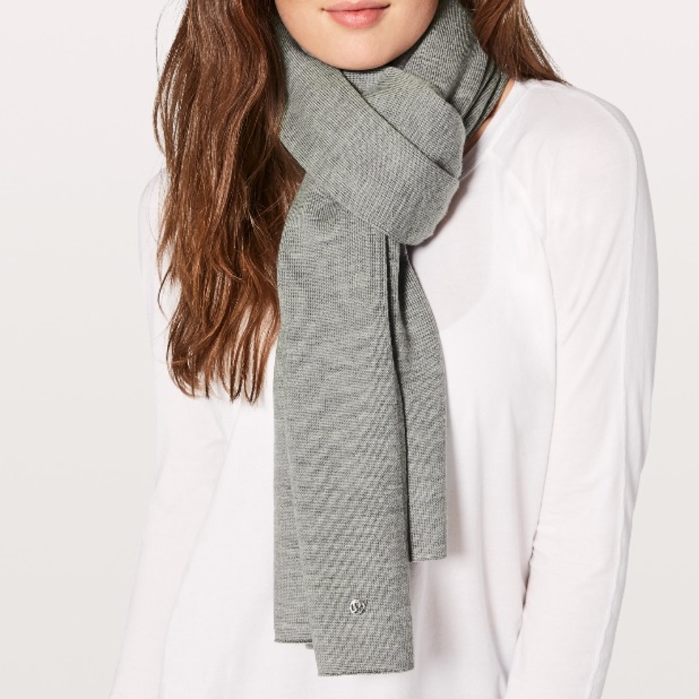 NWT HMDG LULULEMON COZY UP SCARF GRAY - ONE SIZE - Picture 2 of 8